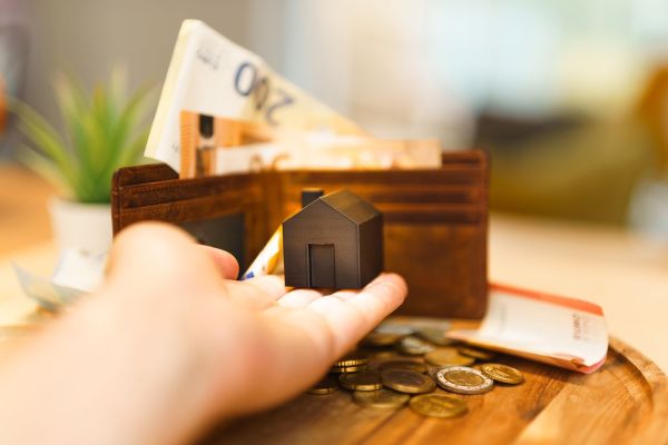 Investire in Immobili nelle Zone a Rischio Esondazione del Po: Implicazioni e Fattori da Considerare