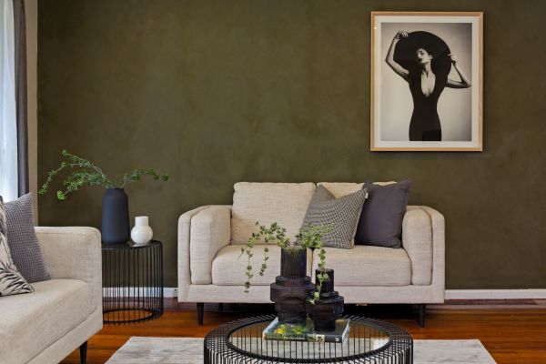 Rinnova il tuo soggiorno: soluzioni creative di design sostenibile e riuso per uno stile unico