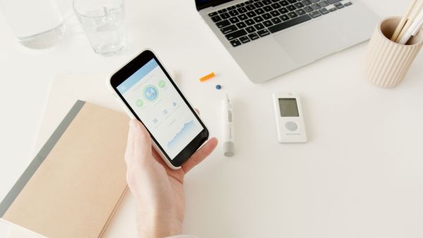 Rivoluzione nella gestione del diabete: come le app di mobile health trasformano il monitoraggio in tempo reale