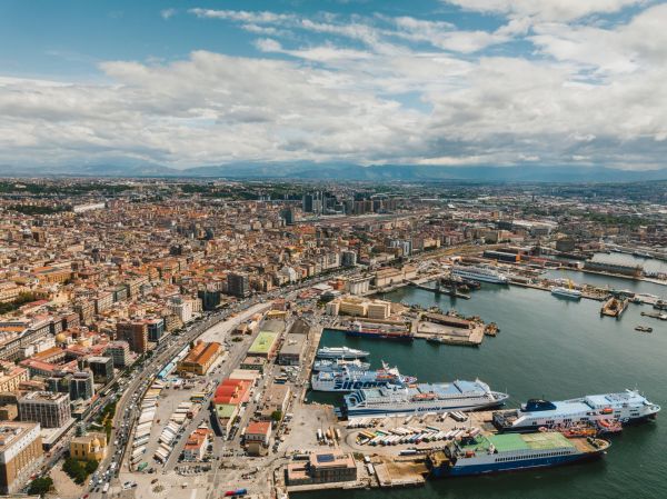 Scopri le Migliori Tecniche per Rinegoziare il Tuo Contratto di Affitto nel Cuore di Napoli